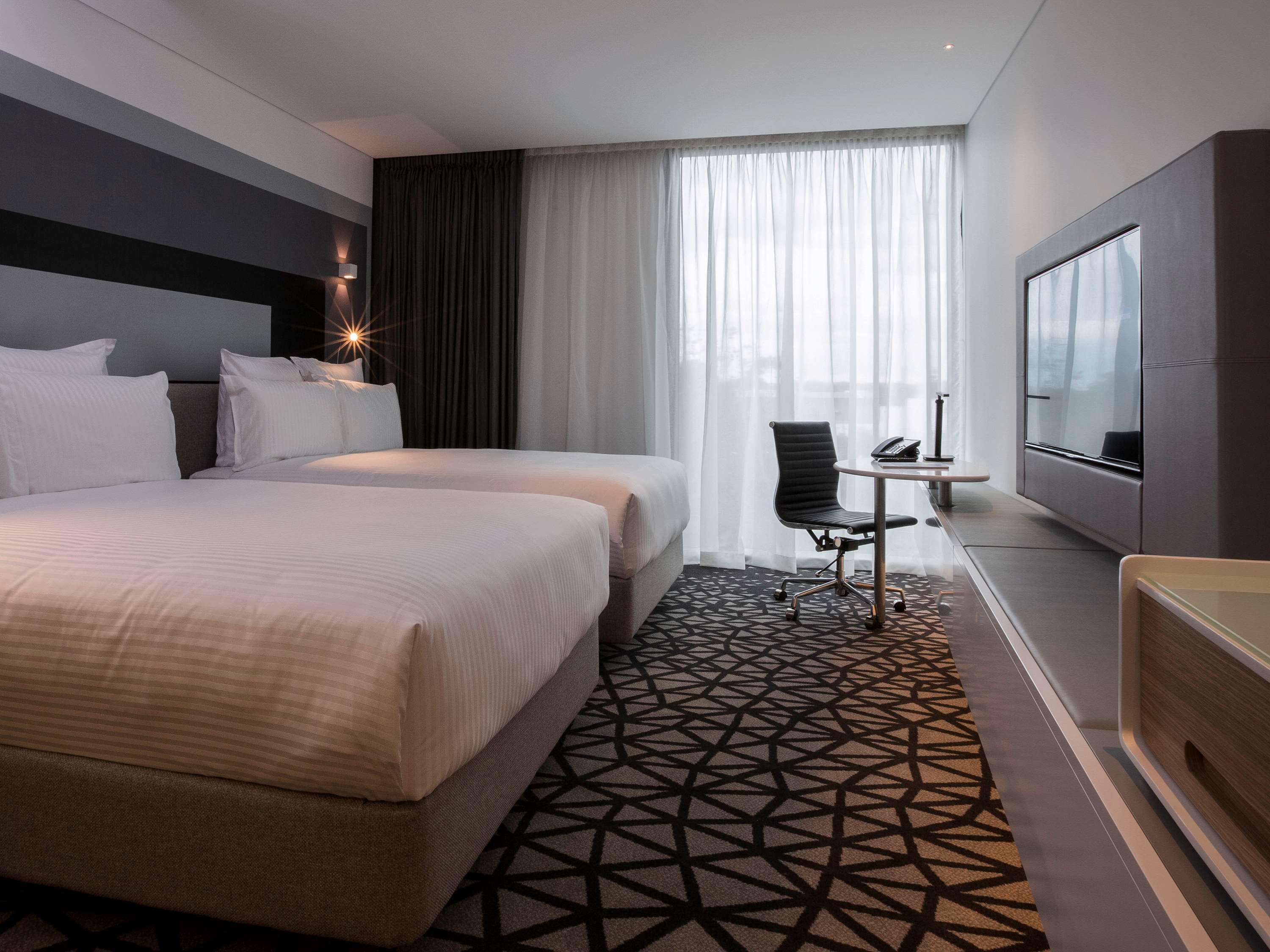 Pullman Sydney Airport Hotel Екстериор снимка A room at the hotel