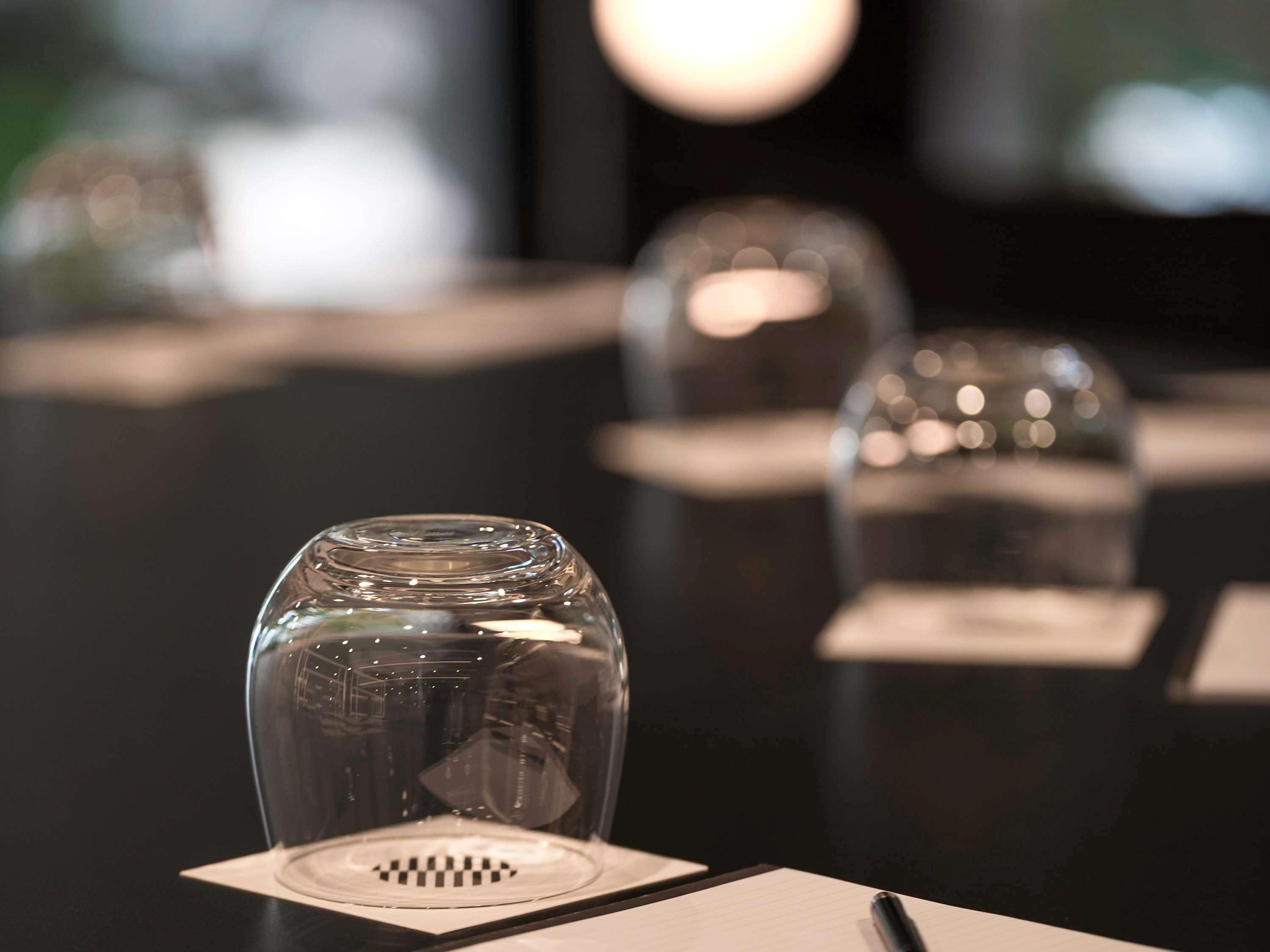 Pullman Sydney Airport Hotel Екстериор снимка A salt cellar