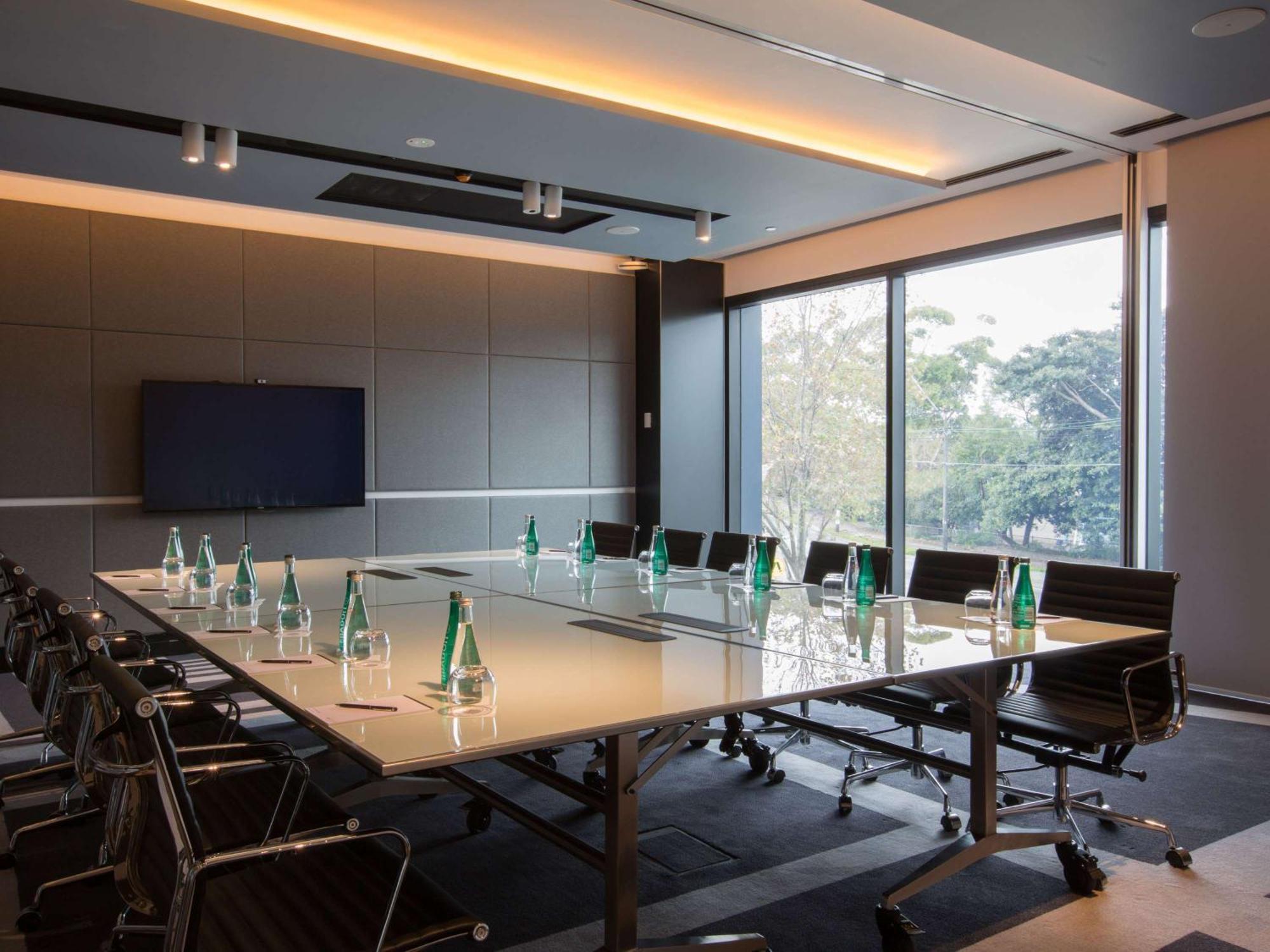 Pullman Sydney Airport Hotel Екстериор снимка Meeting room