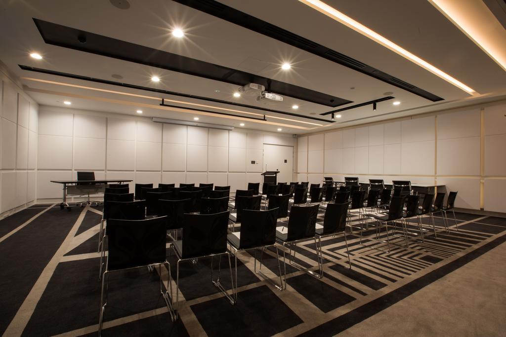 Pullman Sydney Airport Hotel Екстериор снимка The meeting room